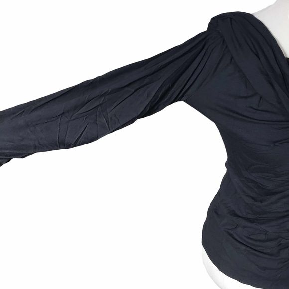 VENUS Black off the Shoulder size Medium Long Sleeve Top NEW - Picture 4 of 9